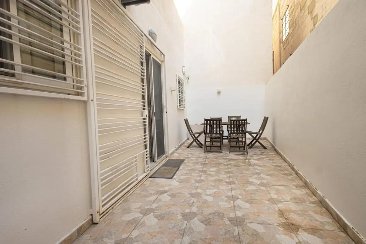 Charming 3Br Maisonette Sliema Appartamento